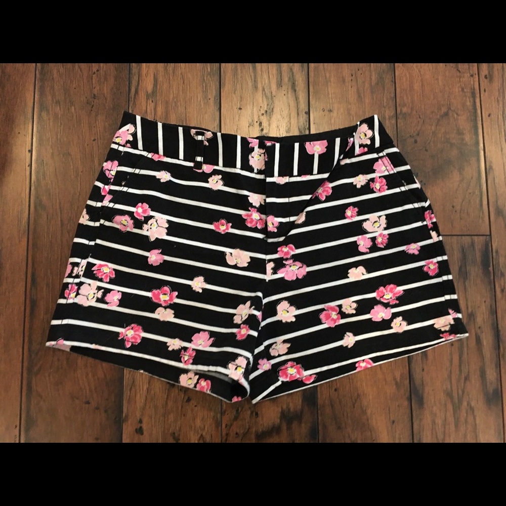 Elle flowered shorts